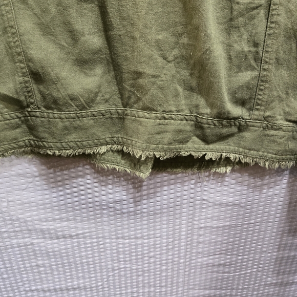 Ellen Tracy Sage Green Linen Blend Button Down Shirt Frayed Edges Lagenook - Picture 3 of 8